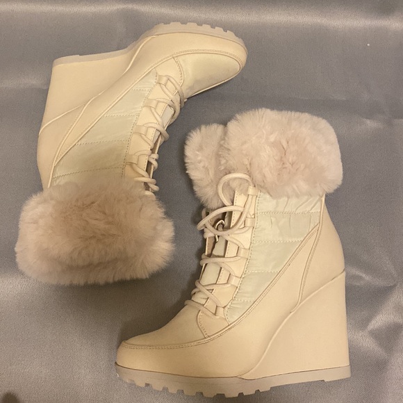 Black wedge boots with fur never worn - Picture 9 of 9